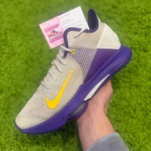 Nike Lebron Witness 4 'White/Voltage Purple - Size 10 Mens/11.5 Womens